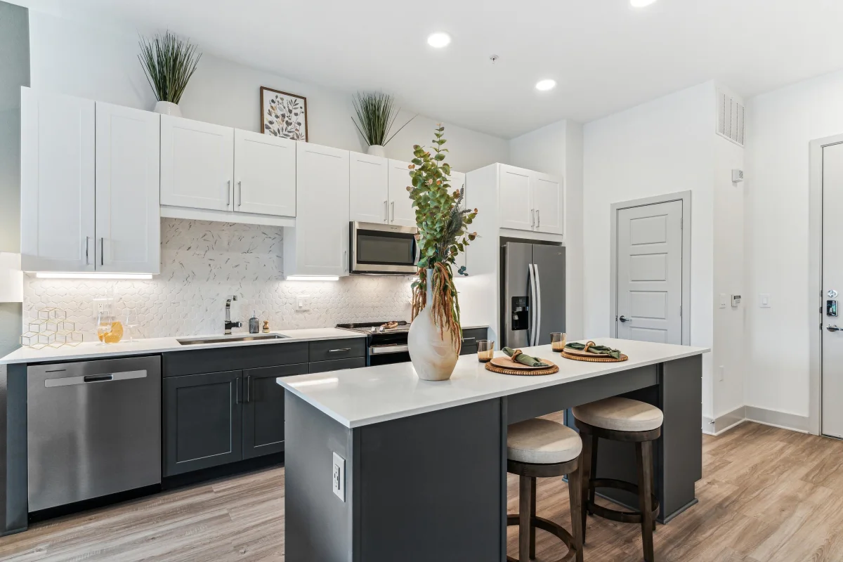 100 West Interstate Highway 635 - 1,450USD / month