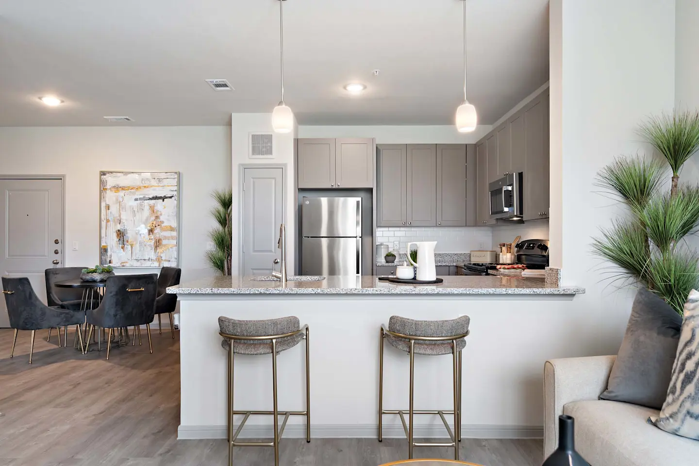 1101 Halsey Dr. - 1,400USD / month