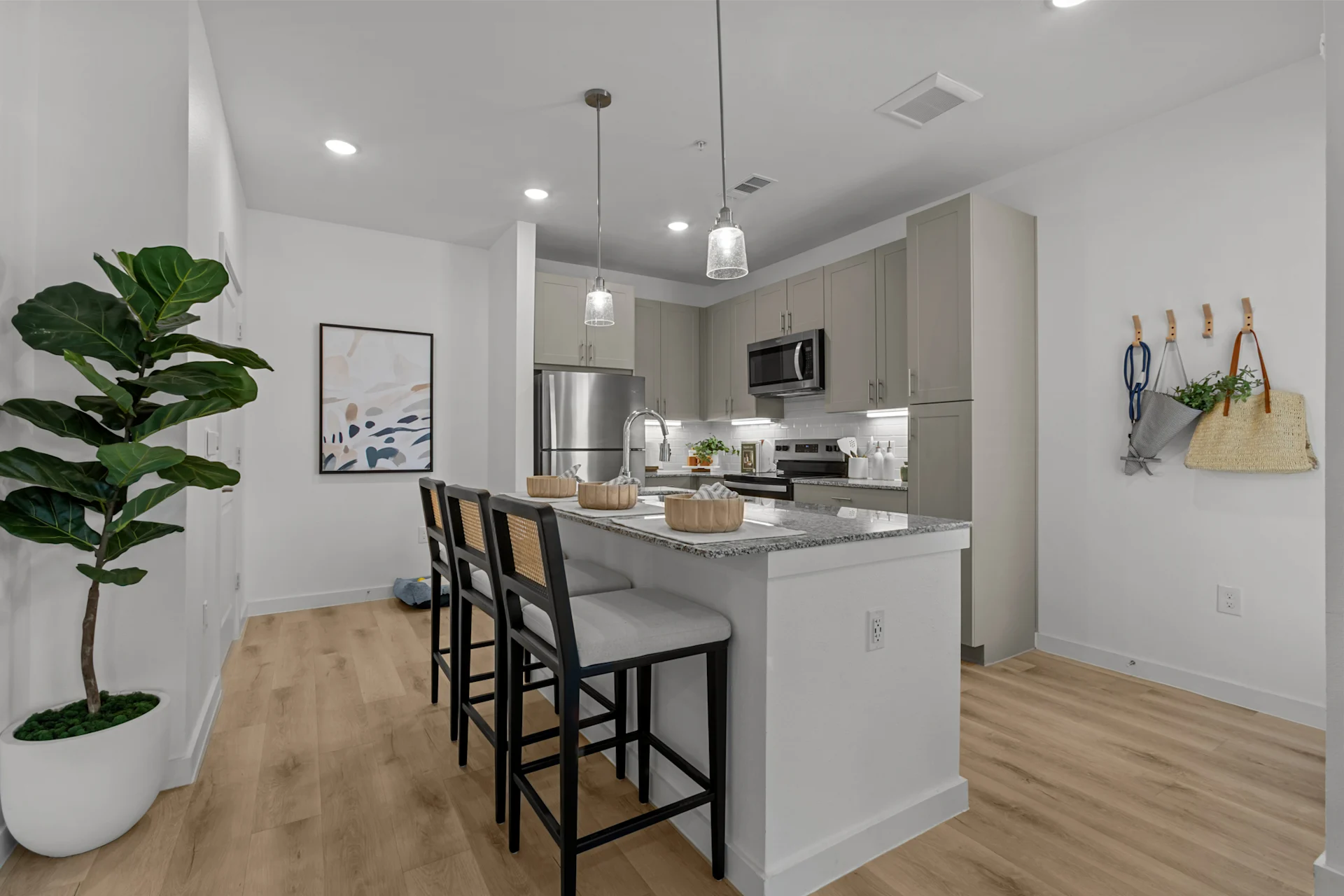2608 Palmera Ridge Blvd. - 1,150USD / month