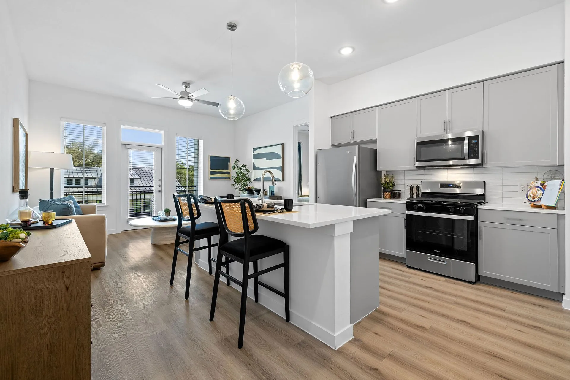 11205 North FM 620 - 1,250USD / month