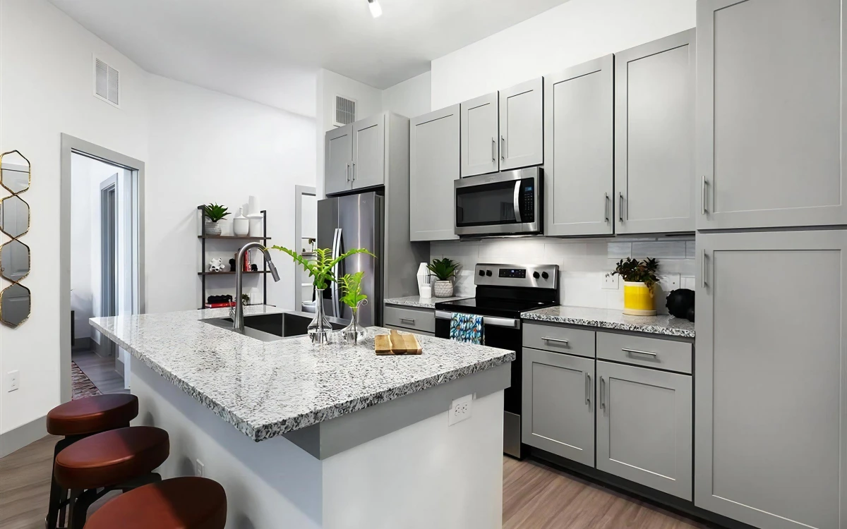 9701 Spectrum Dr., Austin, TX - 1,520 USD/ month