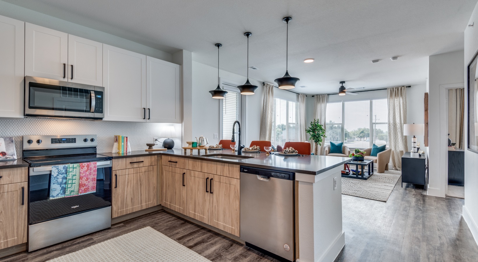 551 Exchange Blvd., Hutto, TX - 1,145 USD/ month