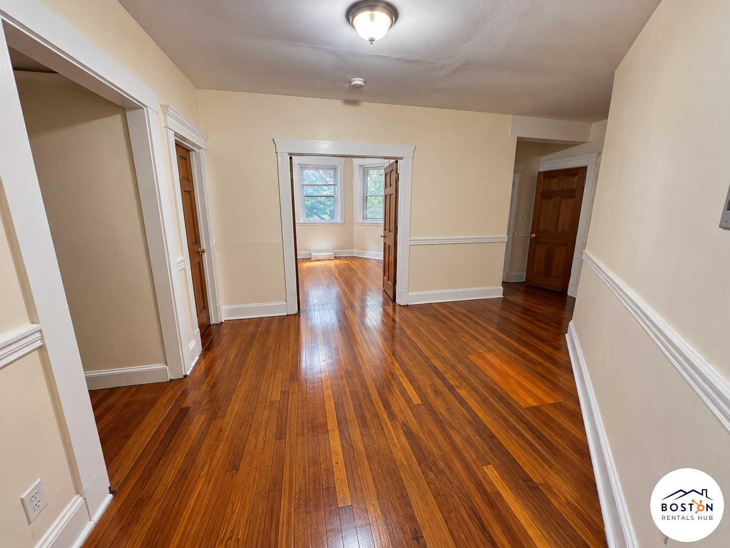 352 Riverway — Mission Hill