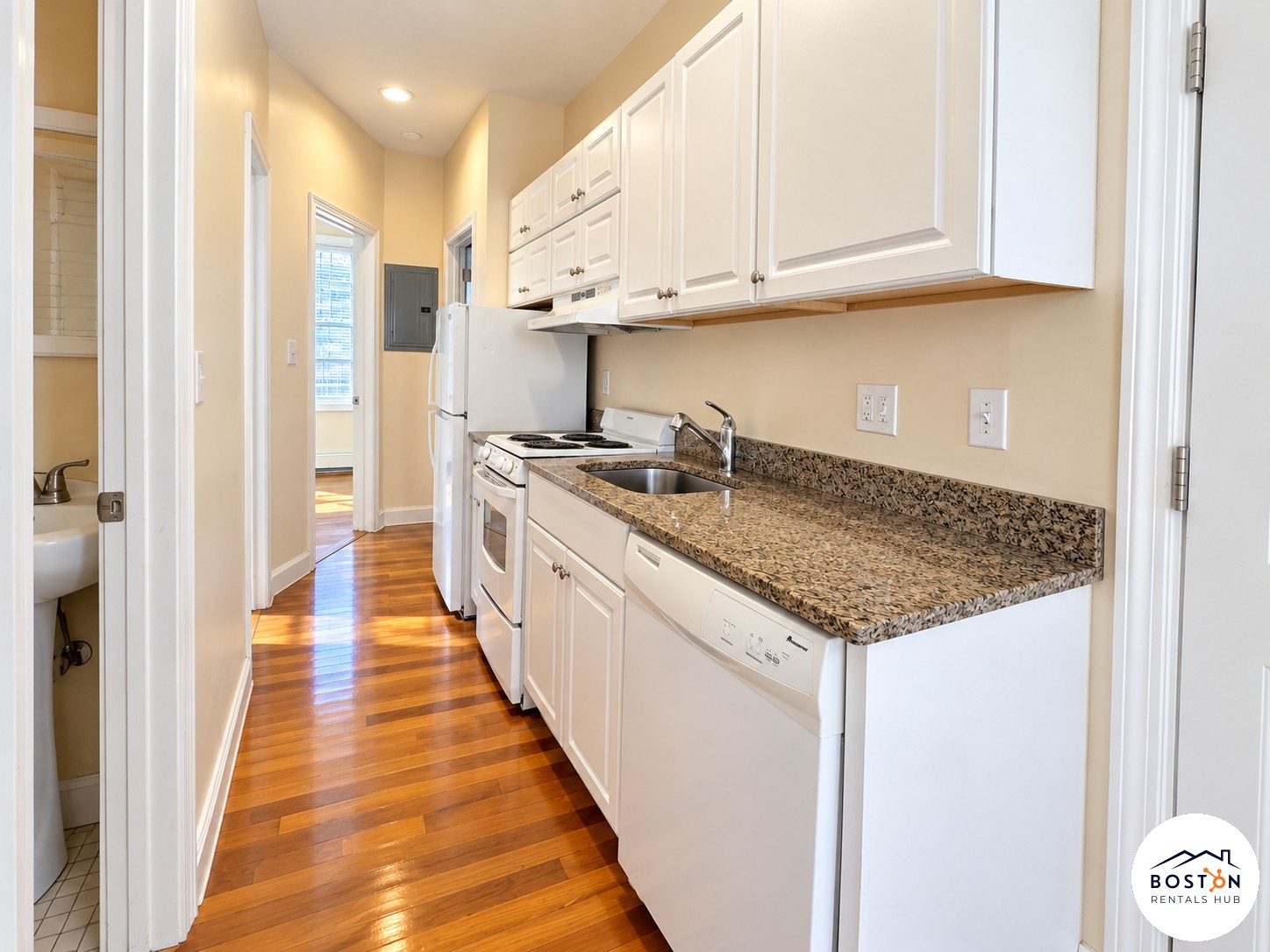28 Phillips St. — Beacon Hill