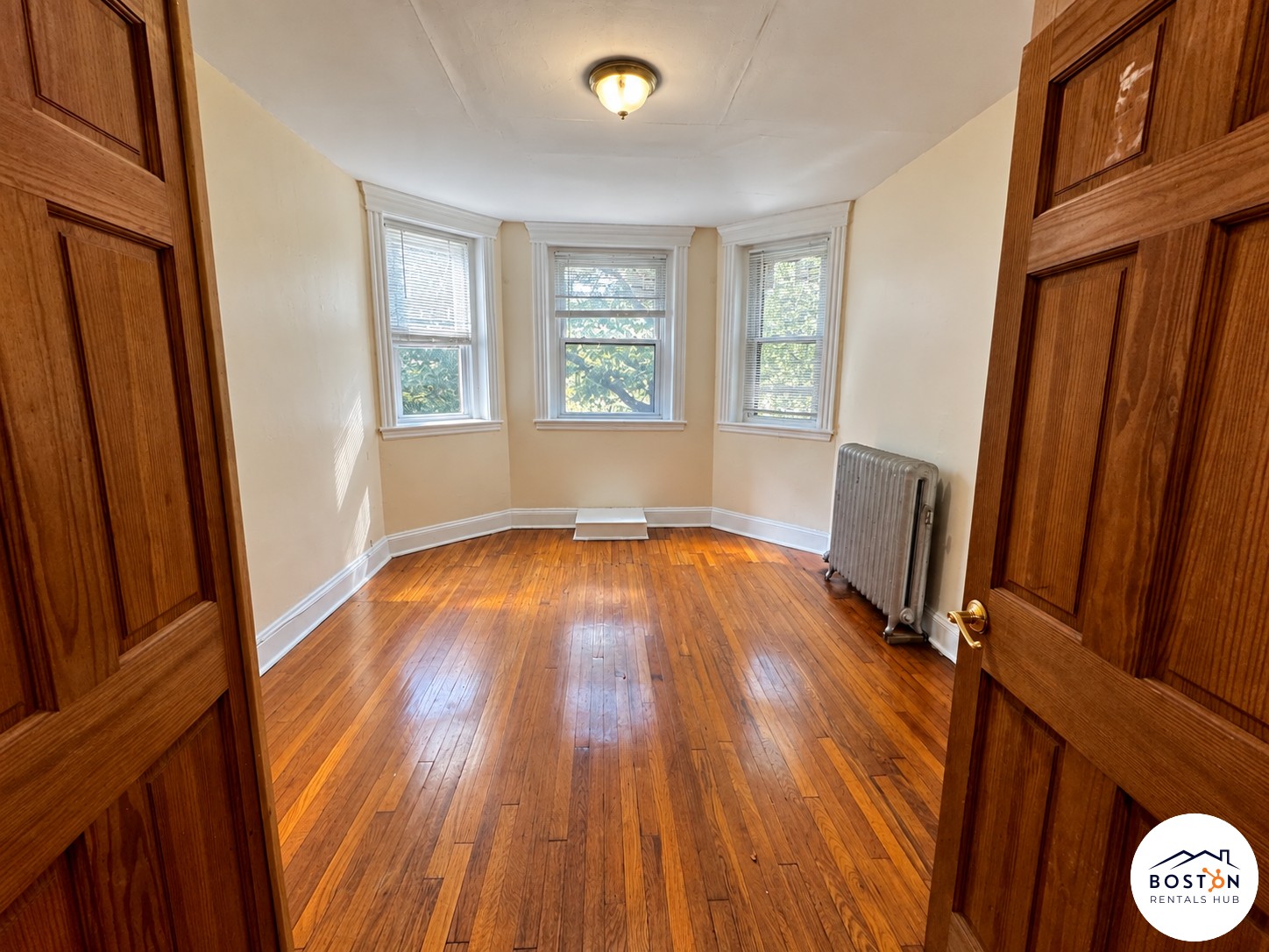 352 Riverway — Mission Hill