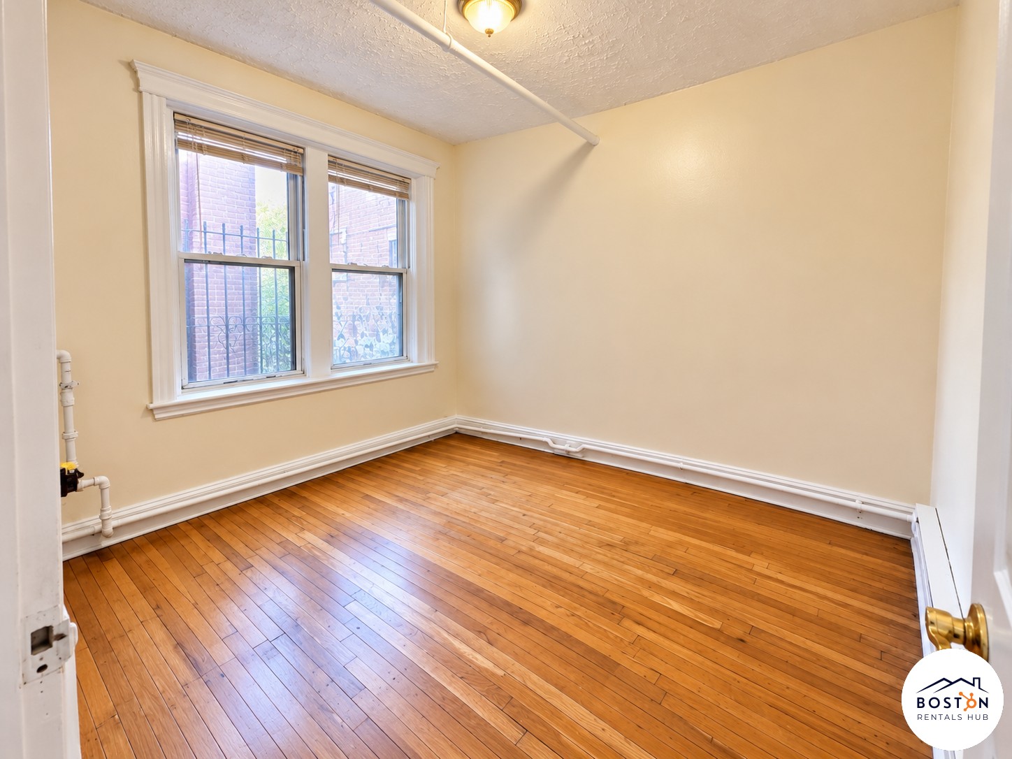 352 Riverway — Mission Hill