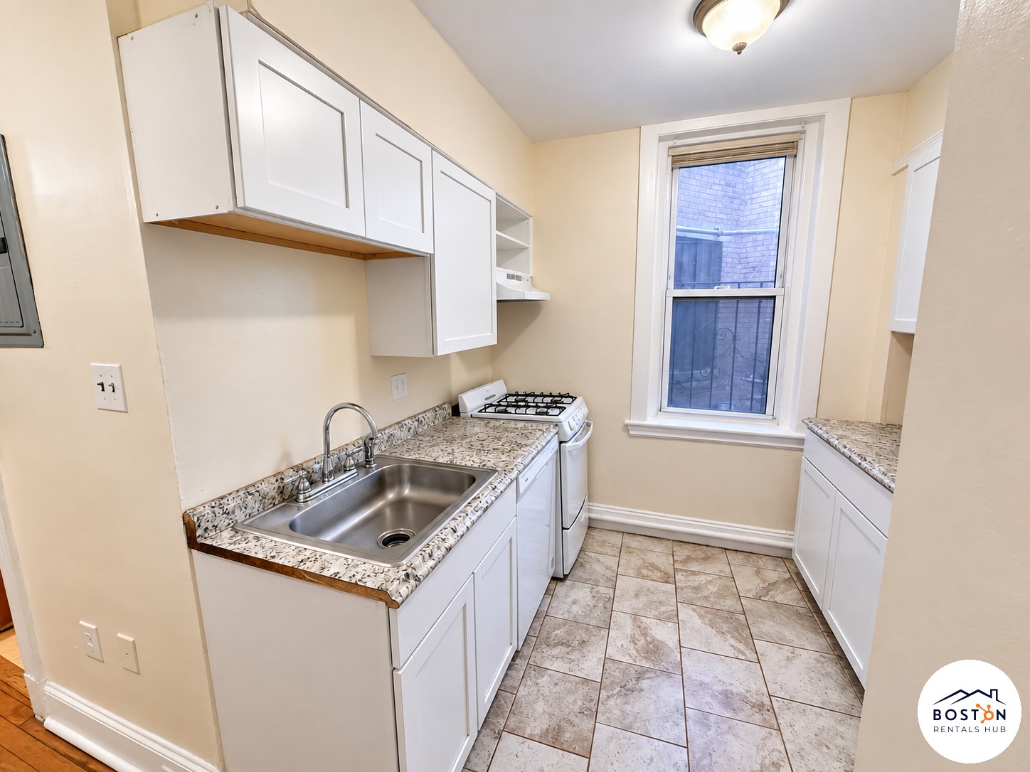 352 Riverway — Mission Hill