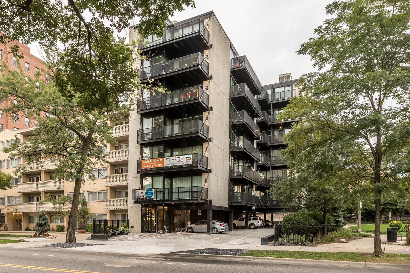 5910 North Sheridan Rd., Chicago, IL - 1,835 USD/ month