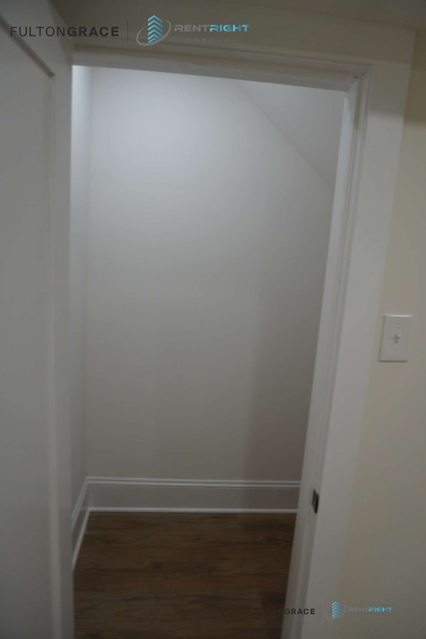 4636 North Hamilton Ave., Chicago, IL - 4,395 USD/ month