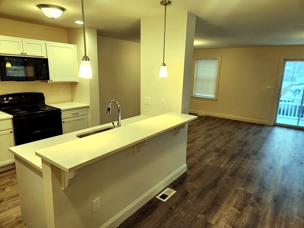 Photos of apartment on Everit Ave.,Framingham MA 01702