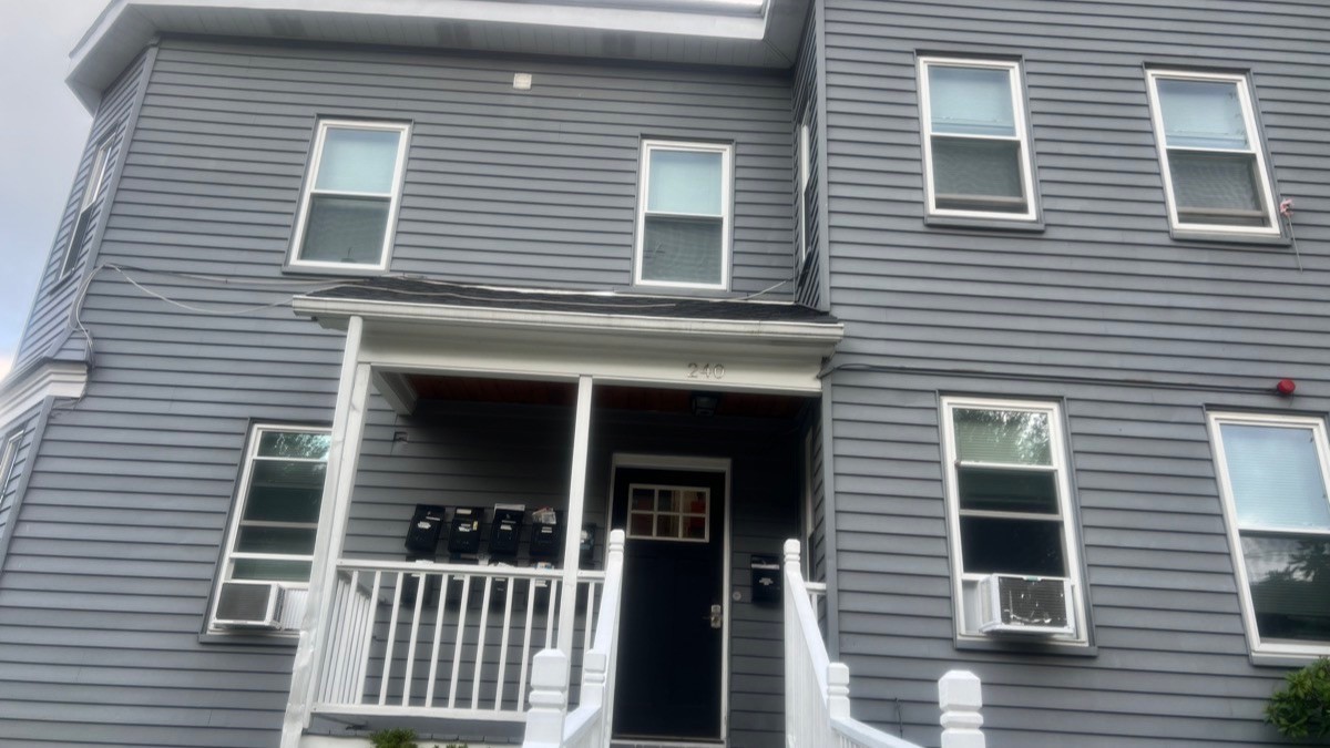Pictures of  property for rent on Crescent St., Waltham, MA 02453