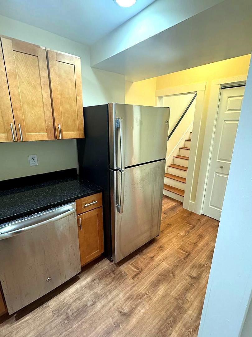 Pictures of  property for rent on Centennial Pl., Framingham, MA 01701