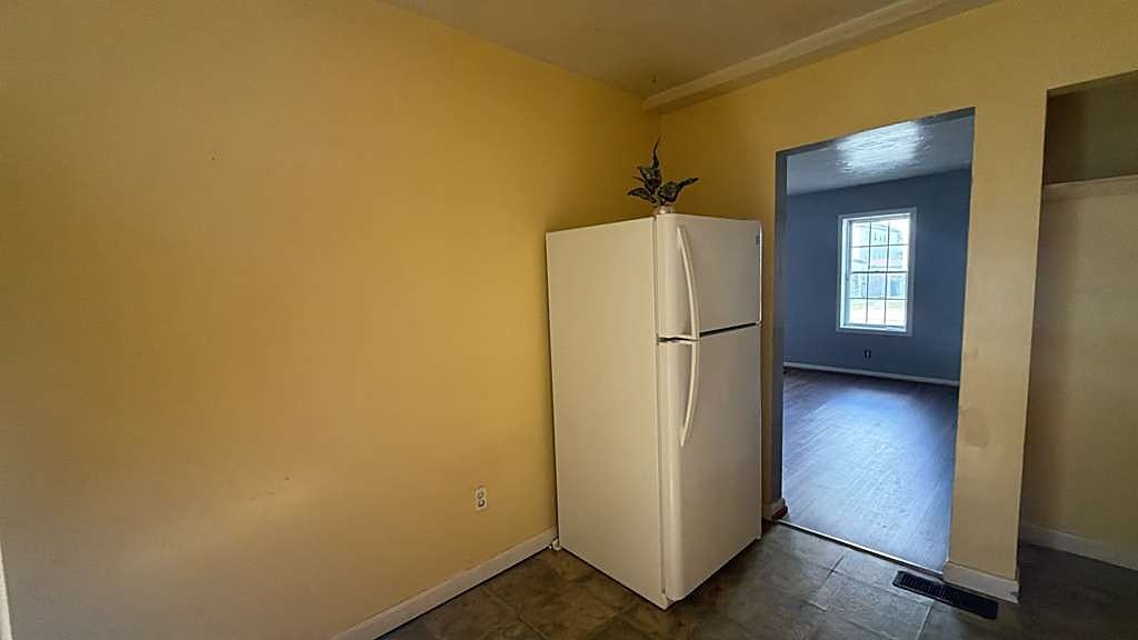 Photo 4 of 805 King Phillip St. Unit 1W