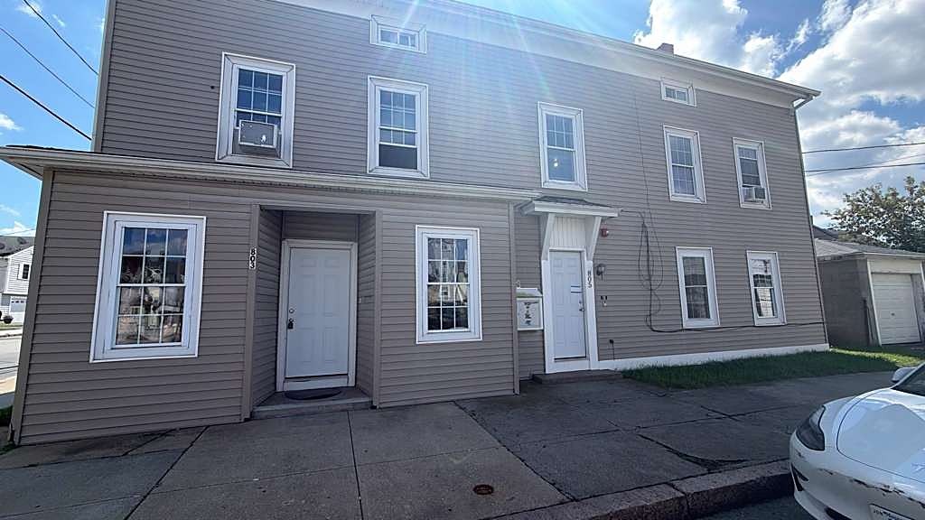 Photo 6 of 805 King Phillip St. Unit 1W