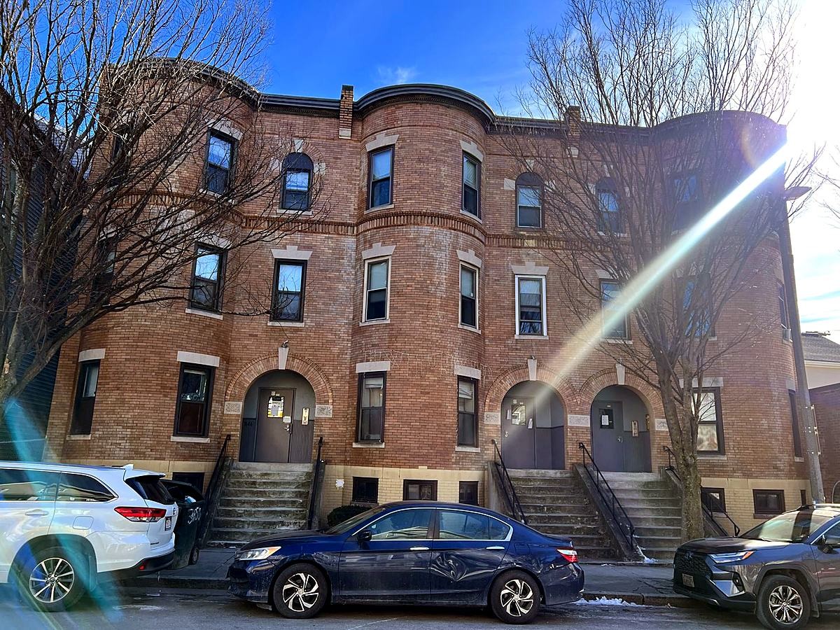 Pictures of  property for rent on Washington St., Boston, MA 02130