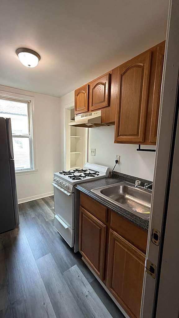 Photo 3 of 72 South Sixth St. Unit 4
