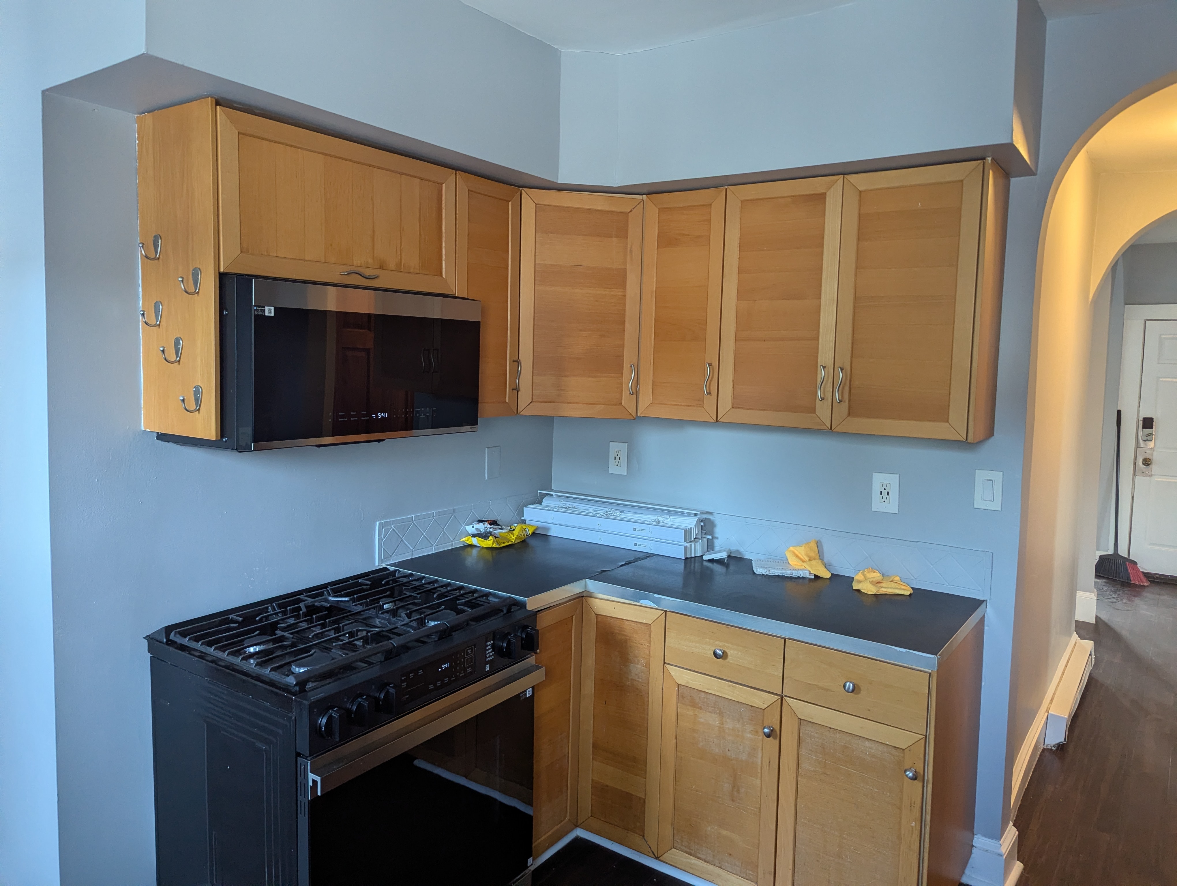Photos of apartment on Whitfield St.,Boston MA 02124