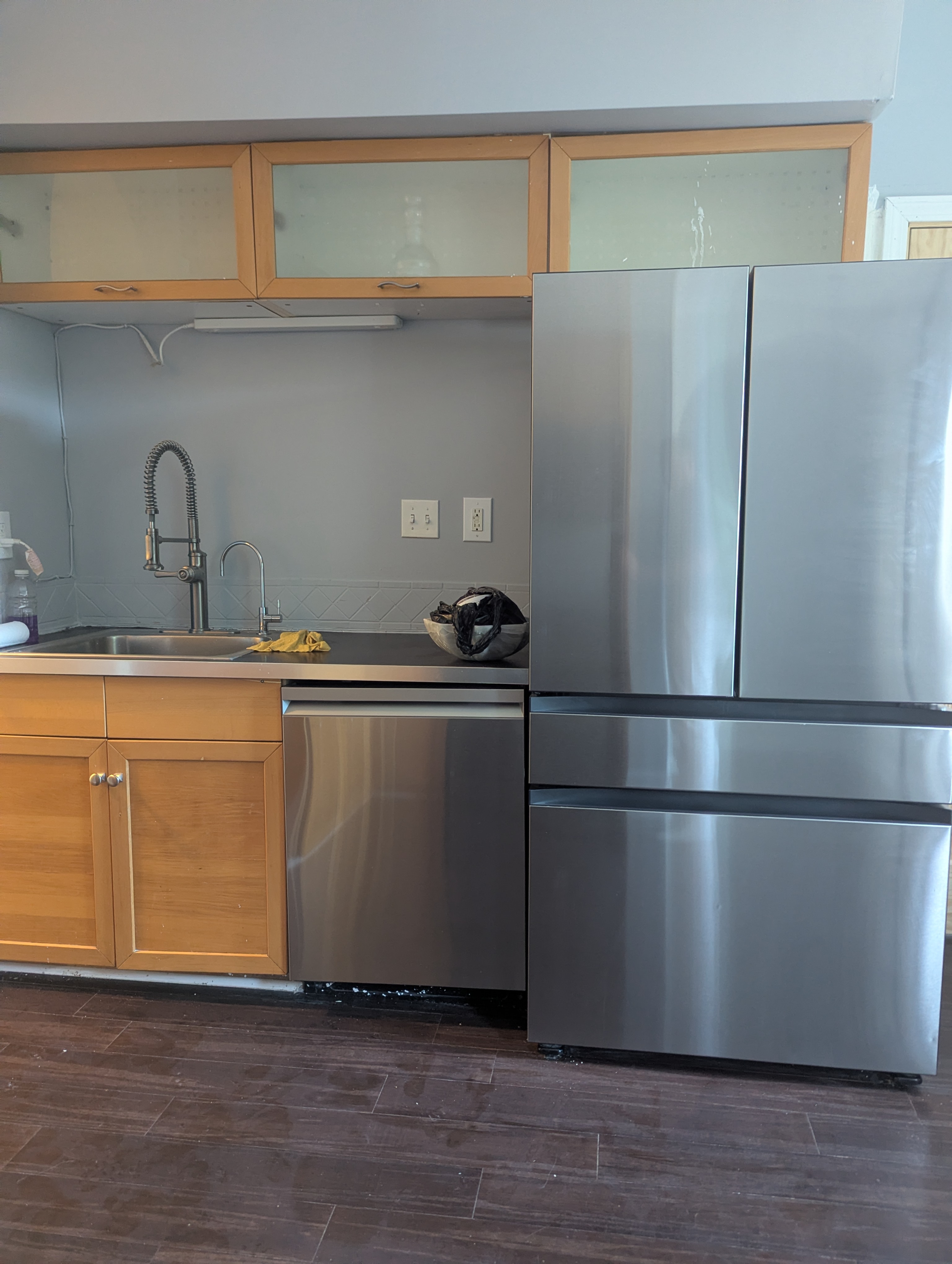 Photos of apartment on Whitfield St.,Boston MA 02124
