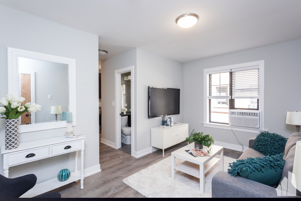 429.5 Belden, Chicago, IL - 1,575 USD/ month