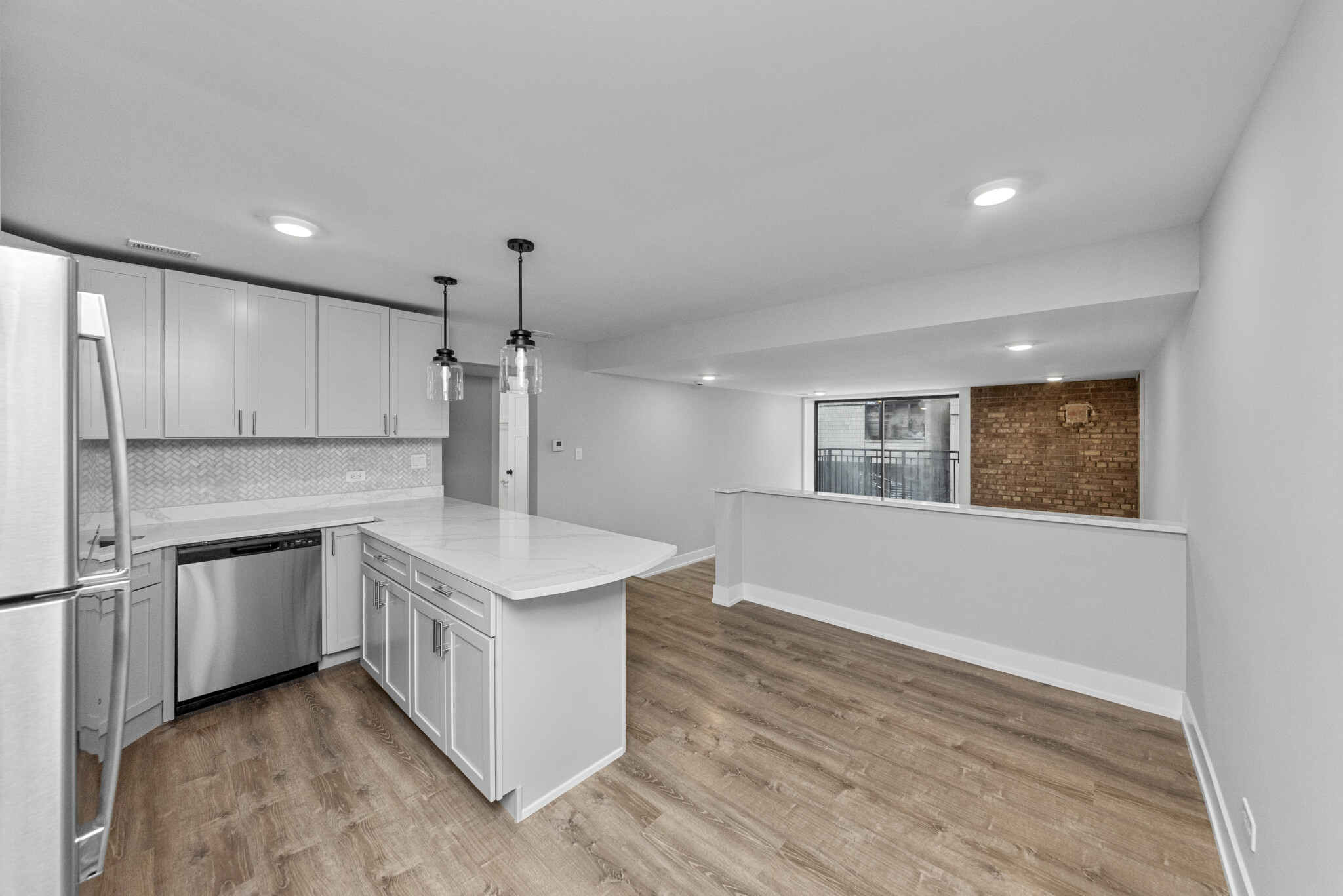 1222 Lasalle, Chicago, IL - 2,050 USD/ month