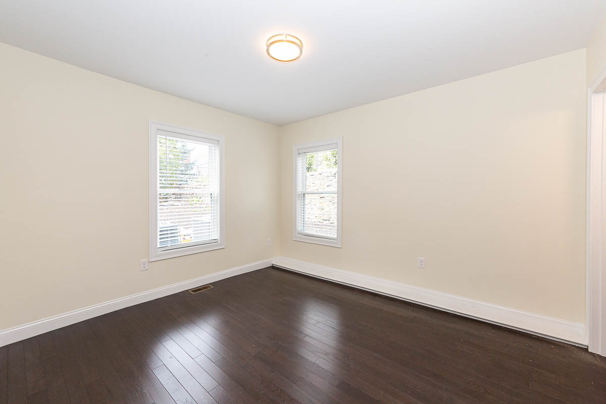 Photos of apartment on Catherine St.,Boston MA 02131