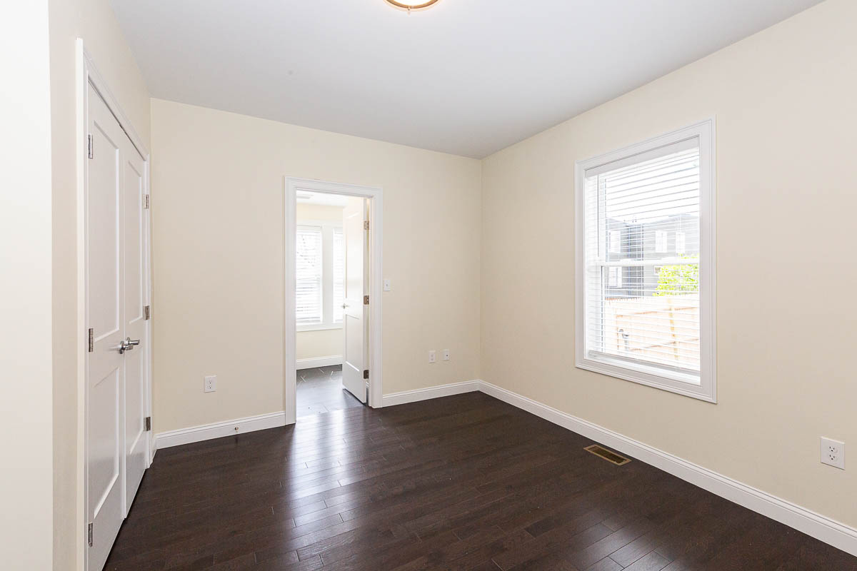 Photos of apartment on Catherine St.,Boston MA 02131