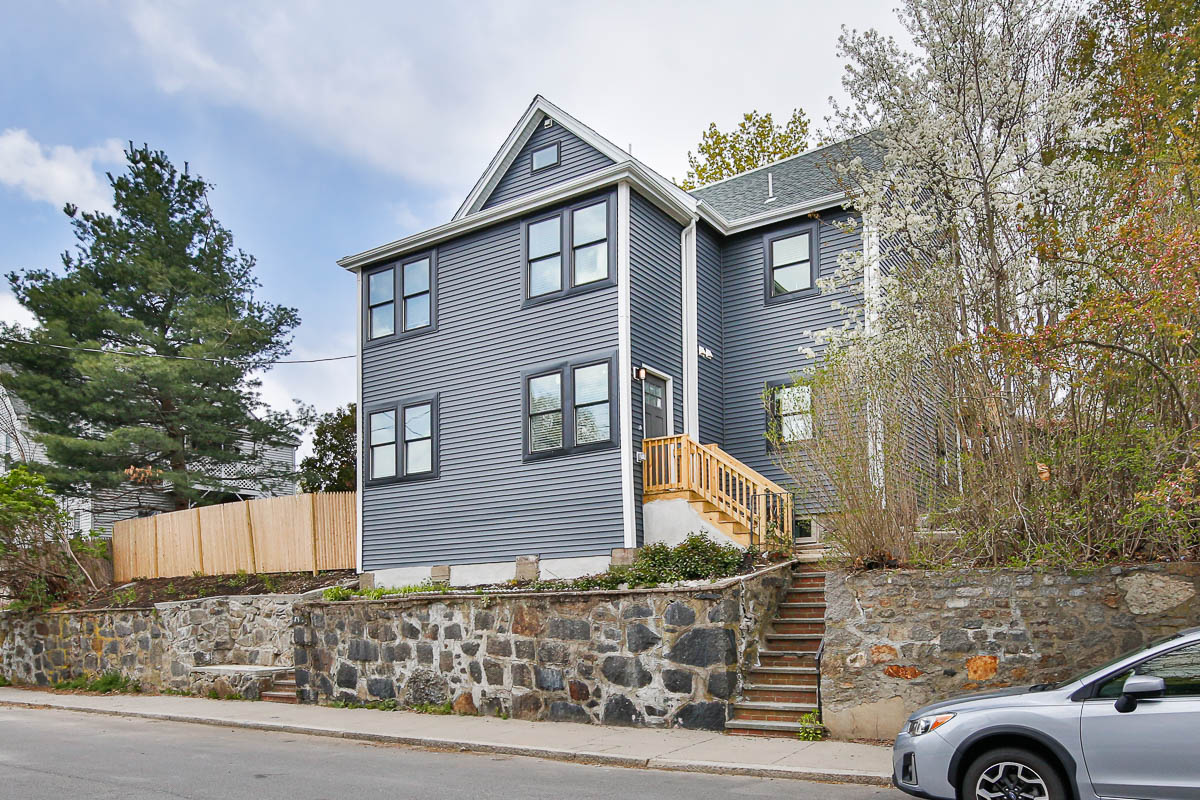 Photos of apartment on Catherine St.,Boston MA 02131