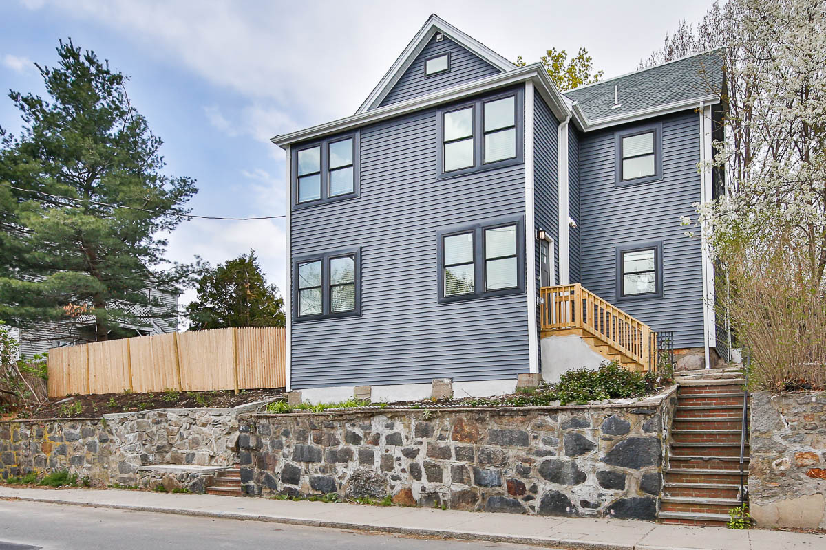 Photos of apartment on Catherine St.,Boston MA 02131