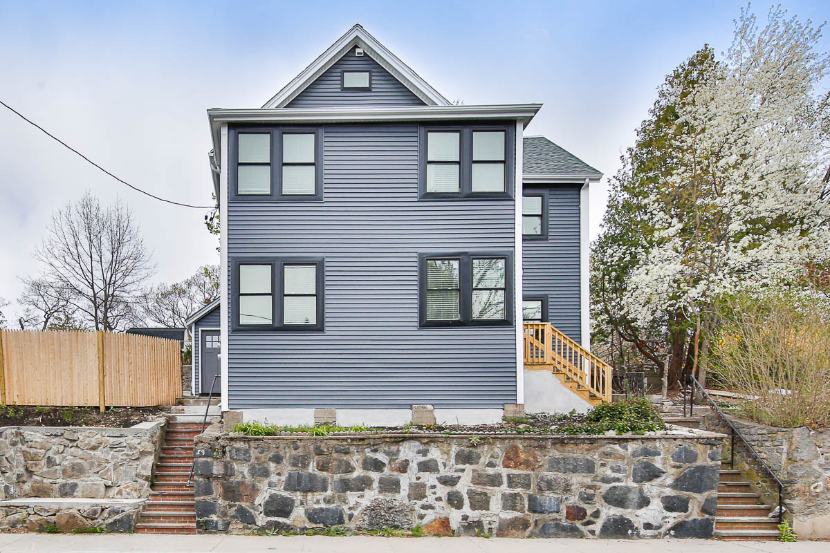 Photos of apartment on Catherine St.,Boston MA 02131