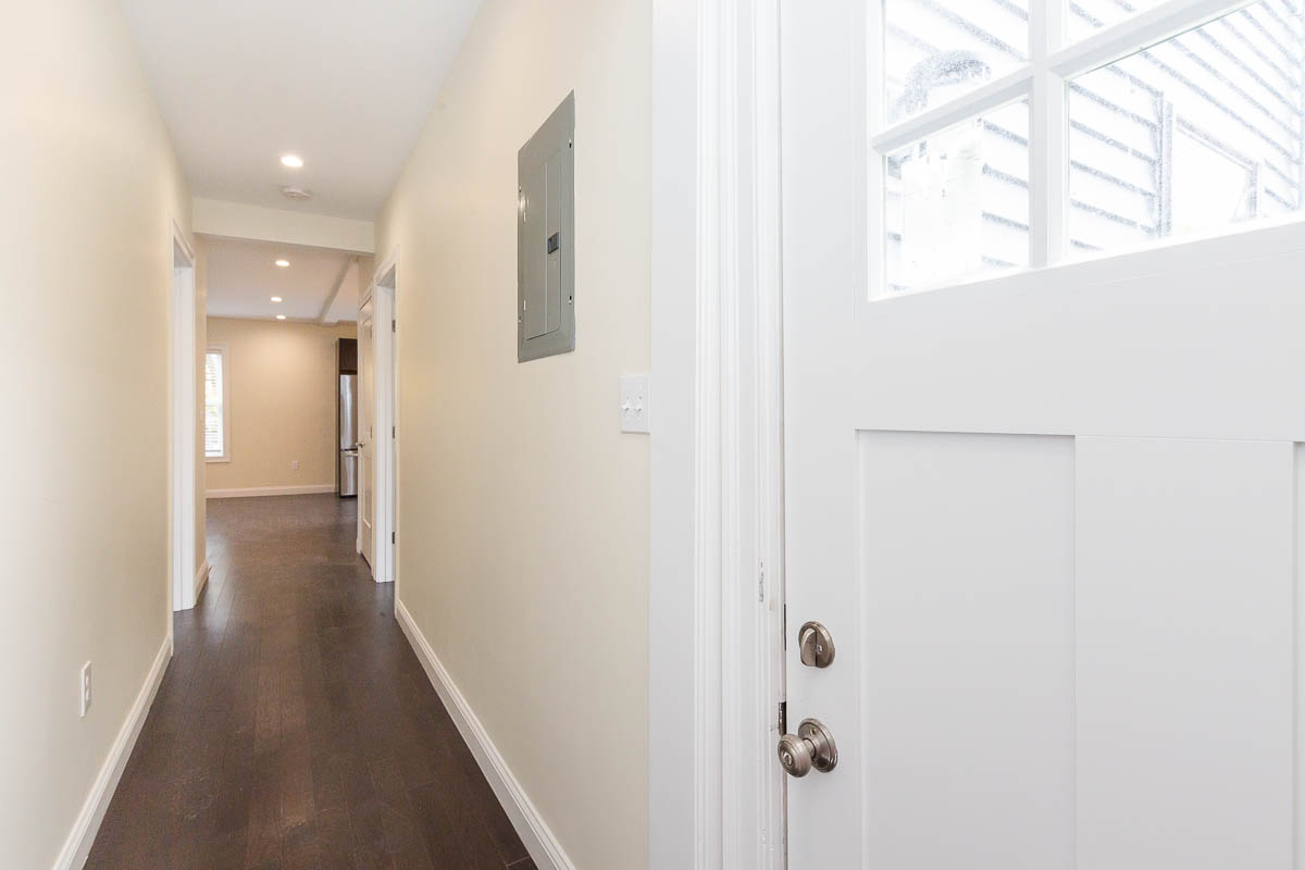 Photos of apartment on Catherine St.,Boston MA 02131