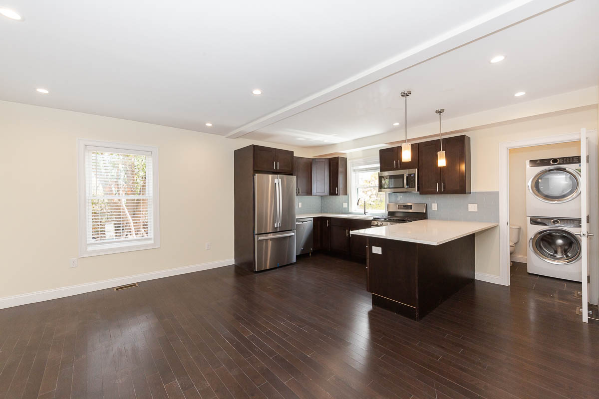 Photos of apartment on Catherine St.,Boston MA 02131