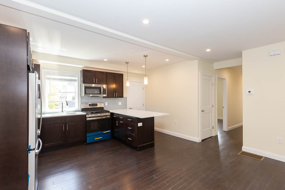 Photos of apartment on Catherine St.,Boston MA 02131