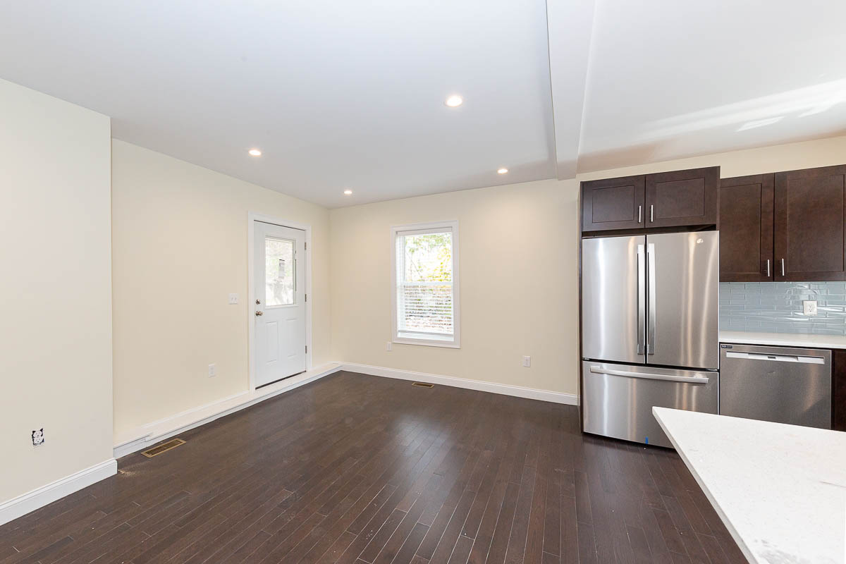 Photos of apartment on Catherine St.,Boston MA 02131