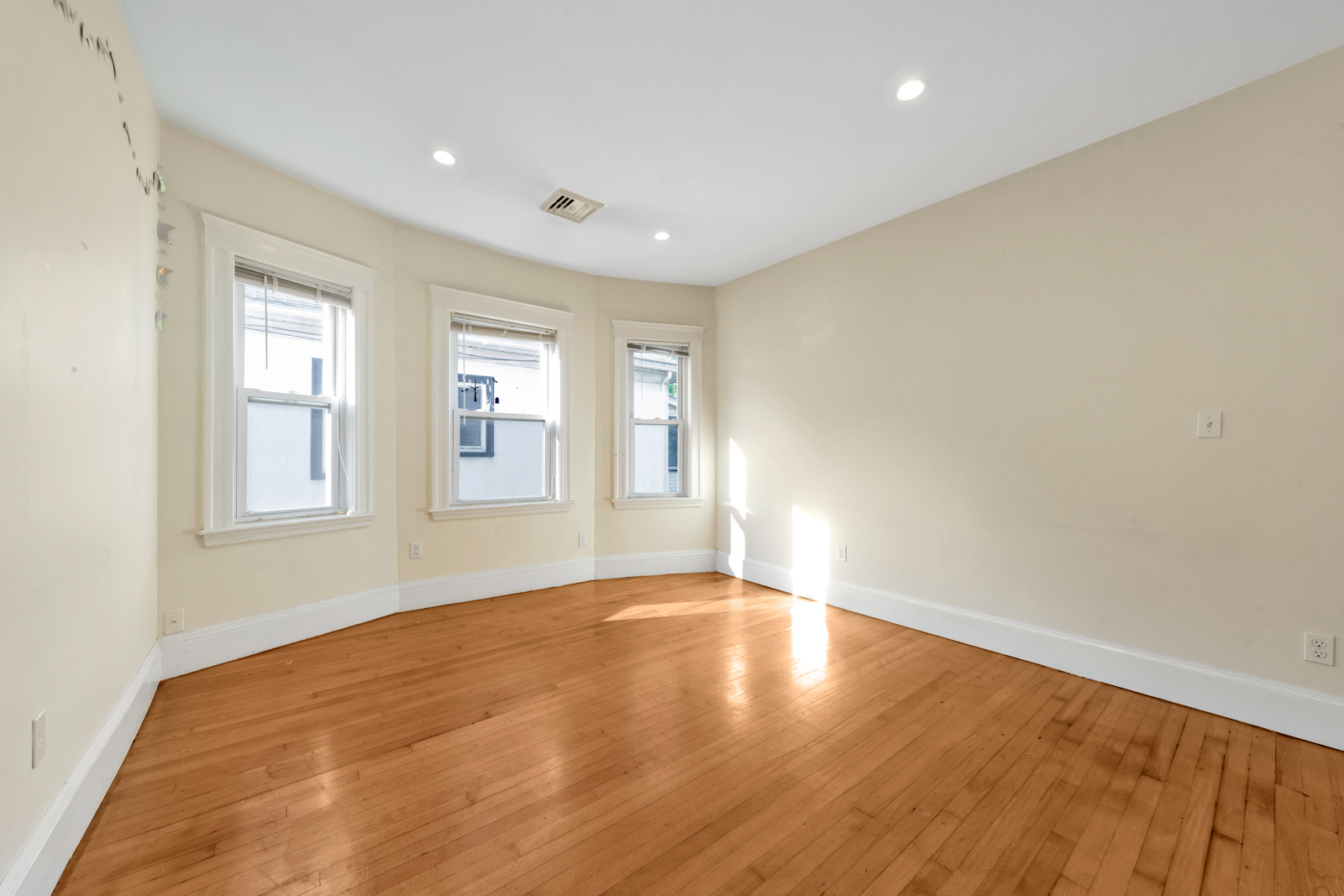 Photos of apartment on Alewife Brook Pkwy.,Somerville MA 