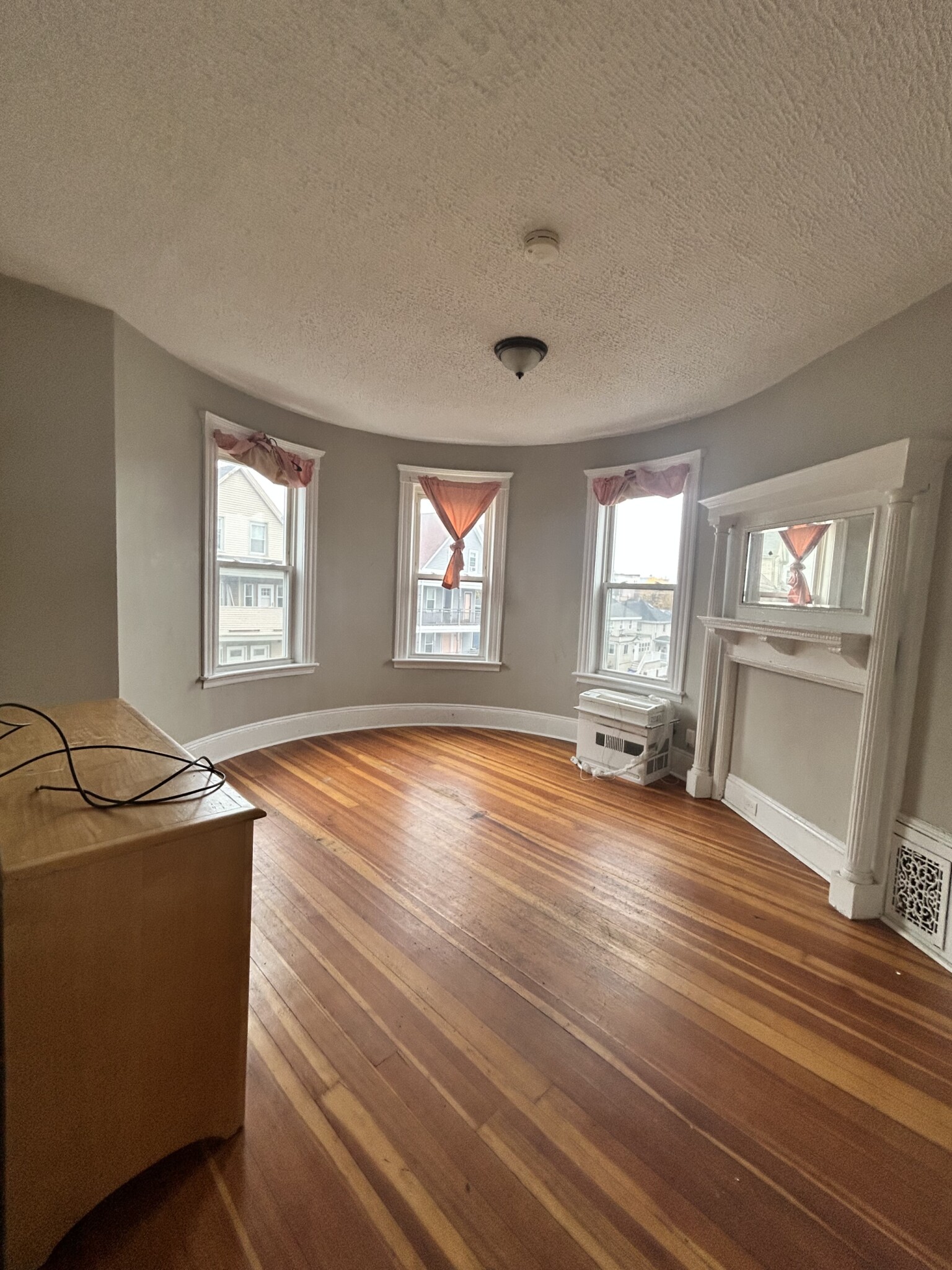 Photos of apartment on hamilton,Boston MA 02122
