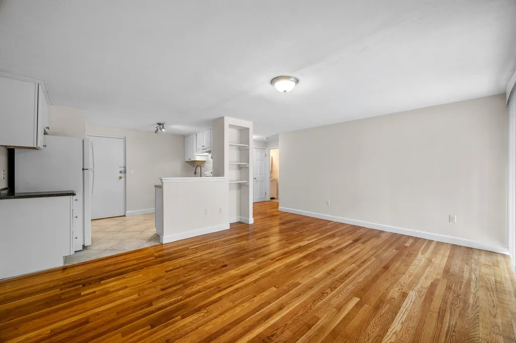 Photos of apartment on Main St.,Melrose MA 02176