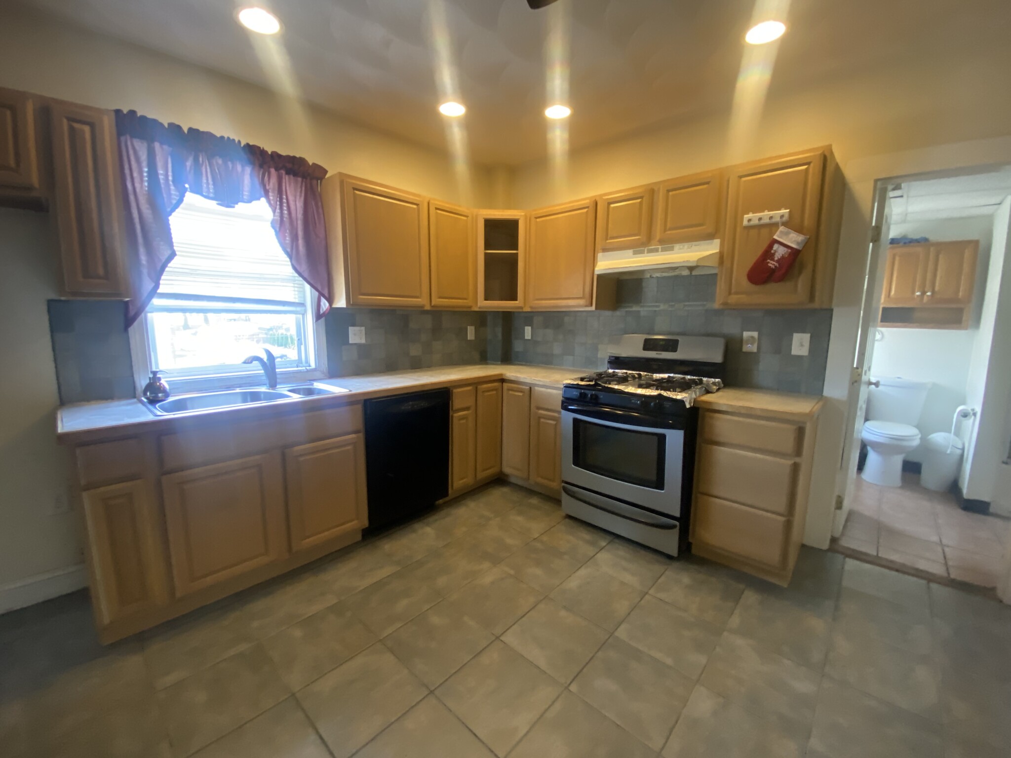 Photos of apartment on Laurel St.,Everett MA 02149