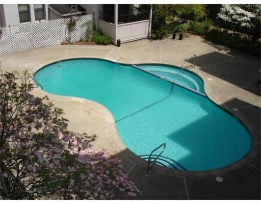 4 Commonwealth Ct, Brighton