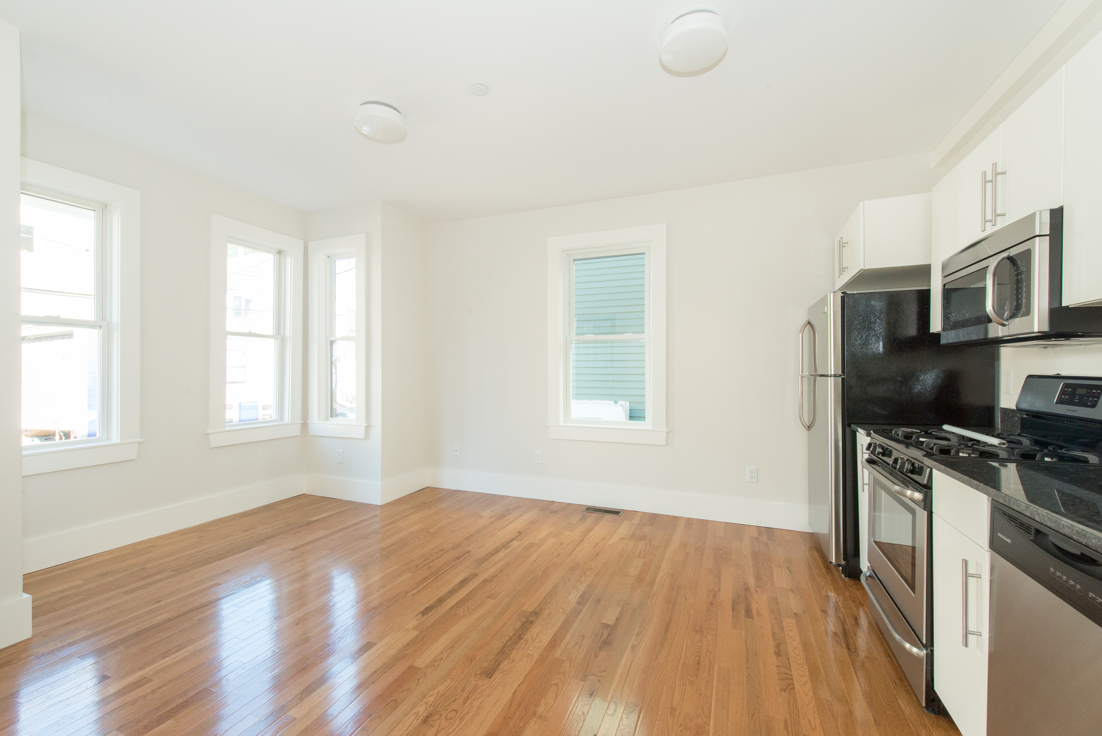 Photos of apartment on Suffolk St.,Cambridge MA 02139