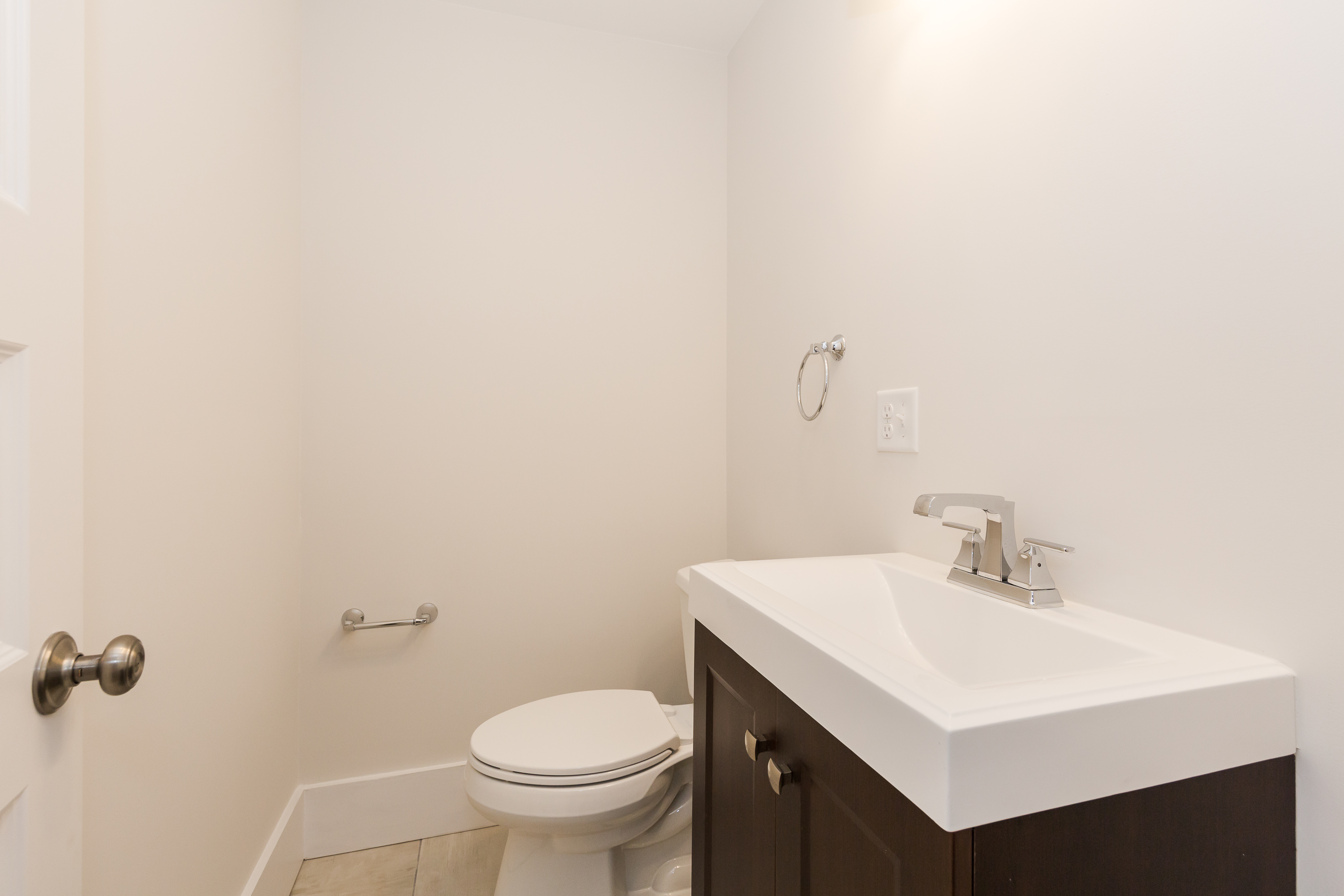 Photos of apartment on Second St.,Cambridge MA 