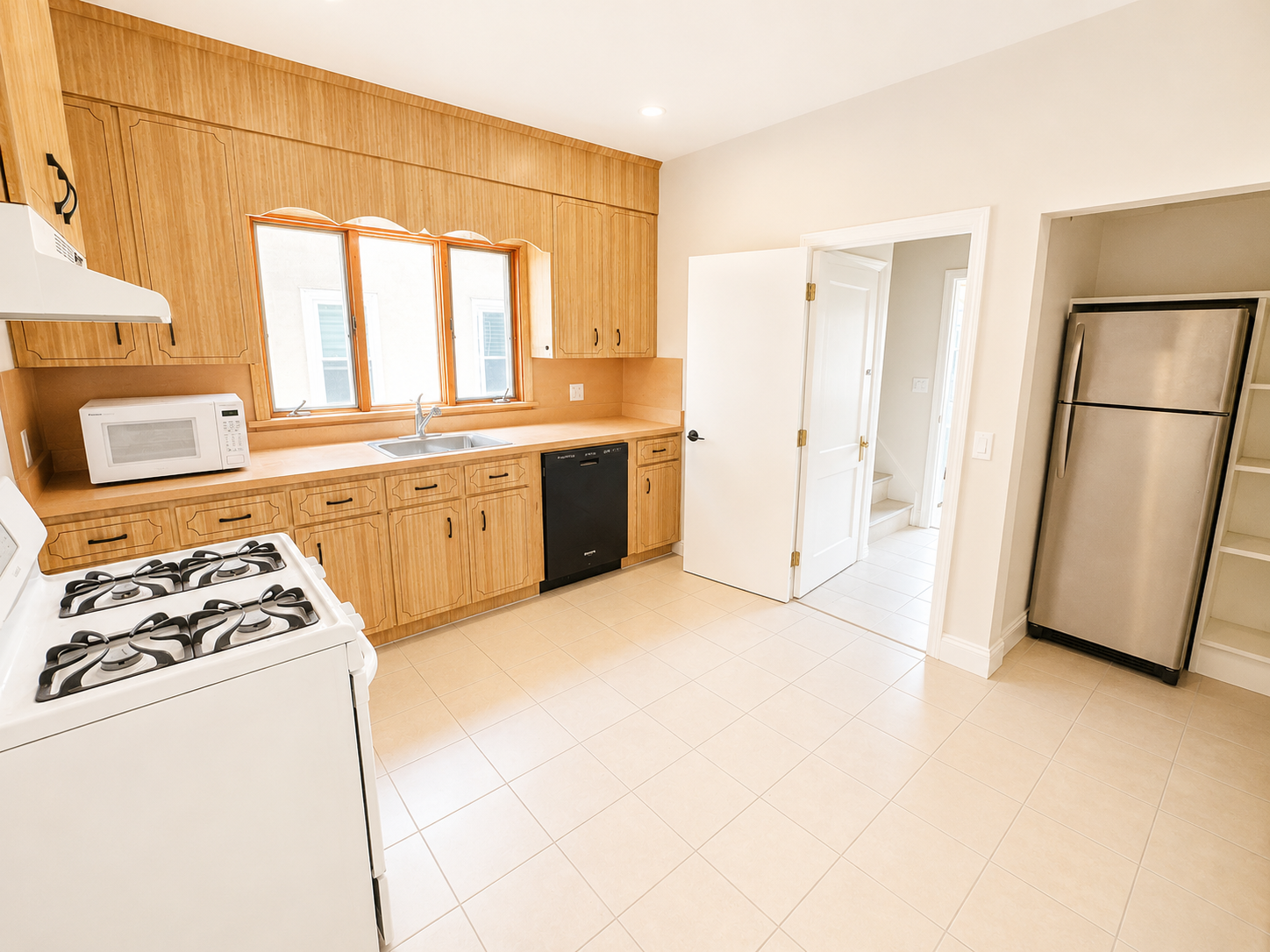 111 Hillsdale Rd. — Tufts