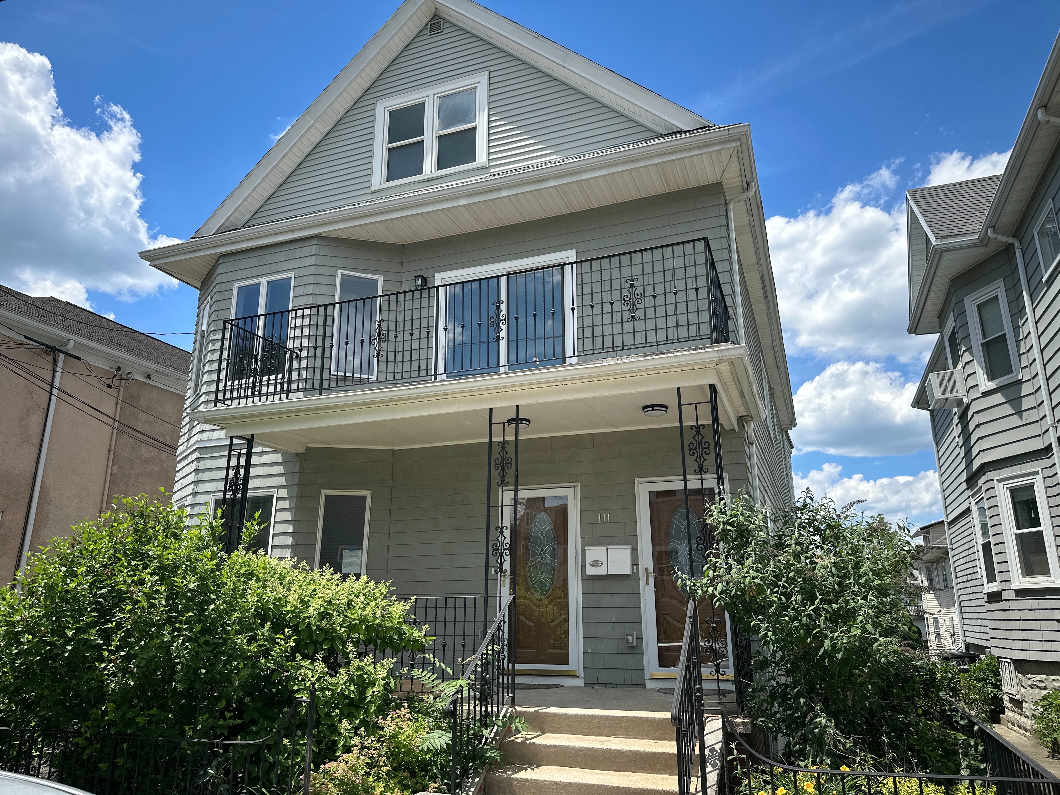 111 Hillsdale Rd. — Tufts