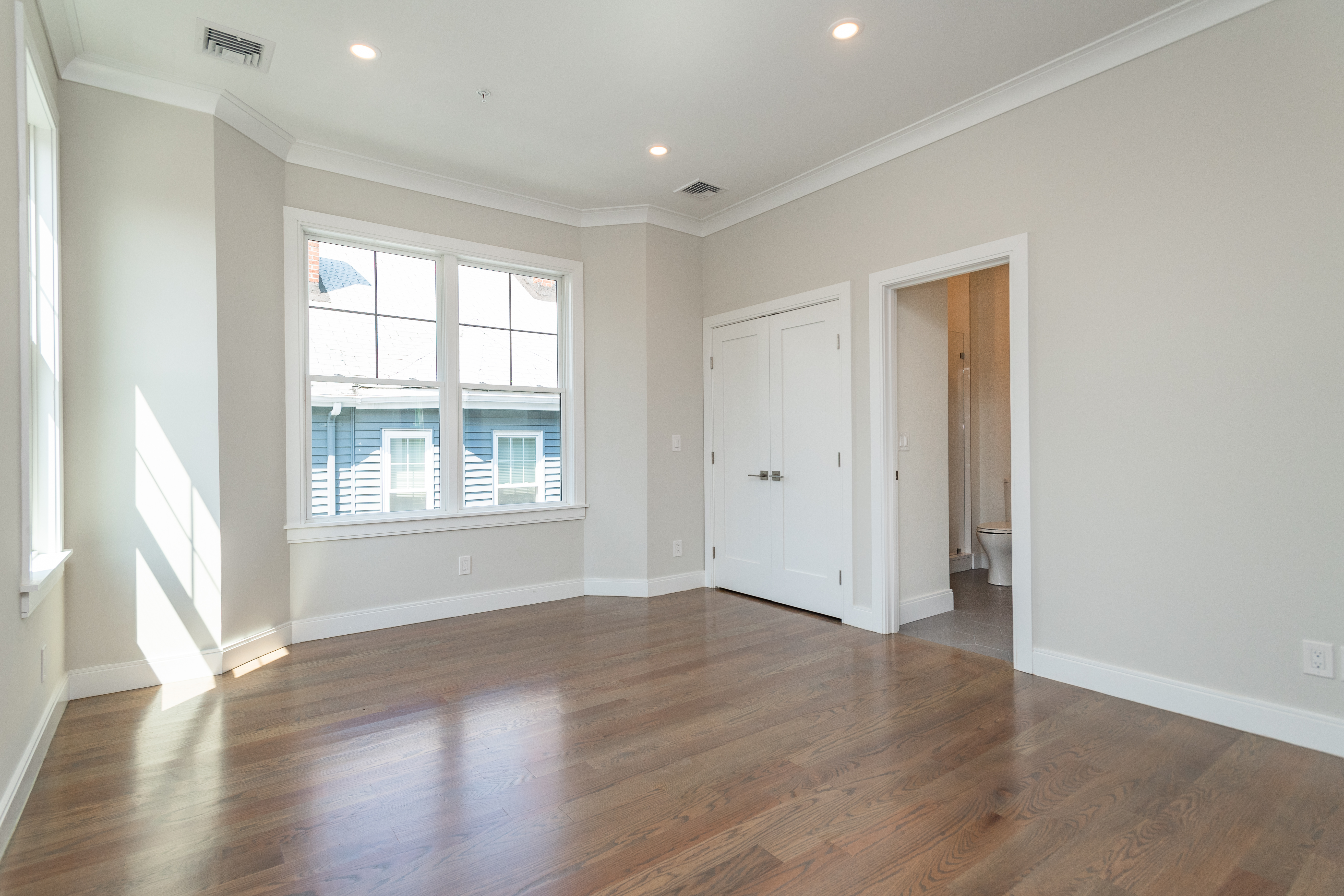 Photos of apartment on Washington St.,Boston MA 02130
