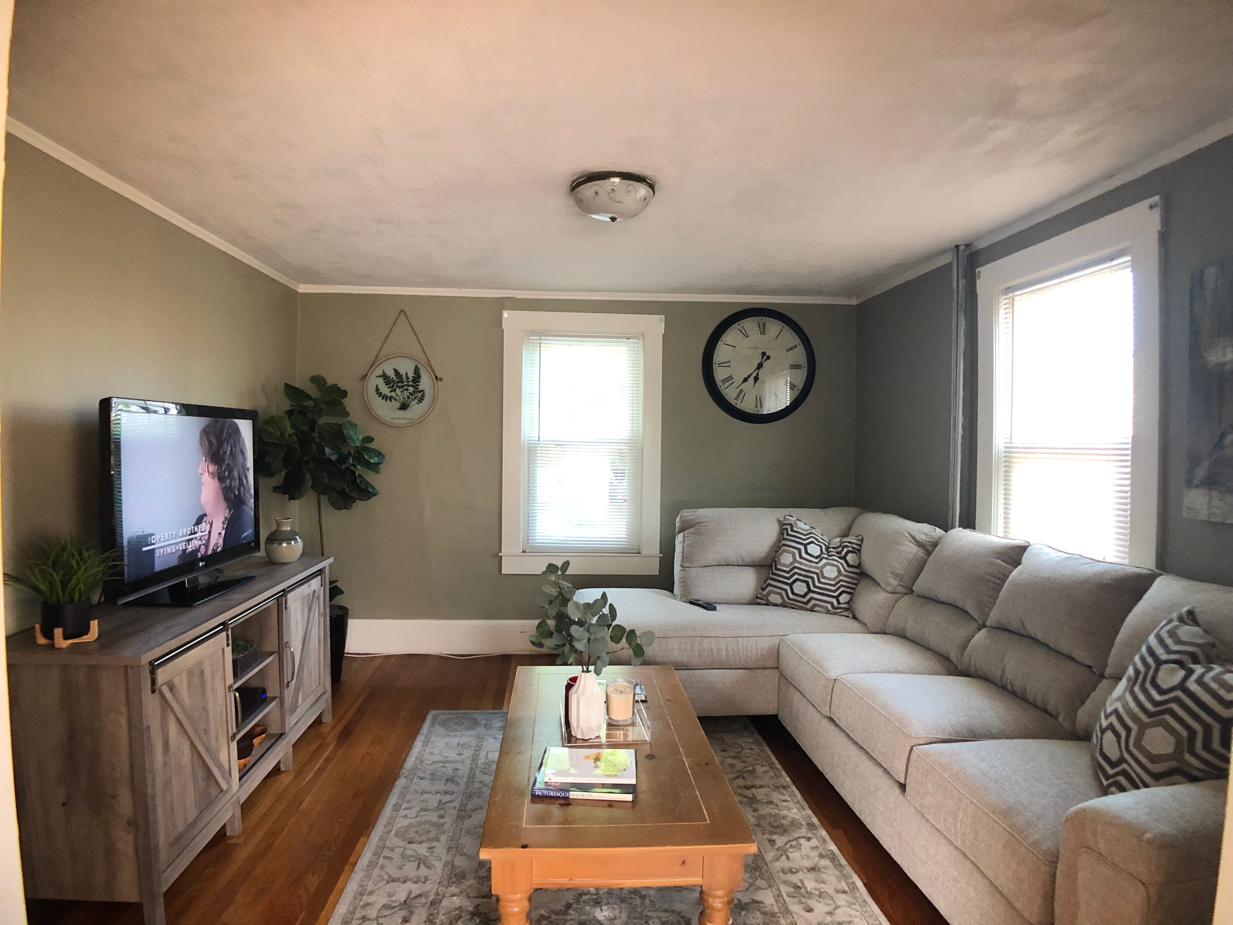 Photos of apartment on Hawthorn St.,Newton MA 02458