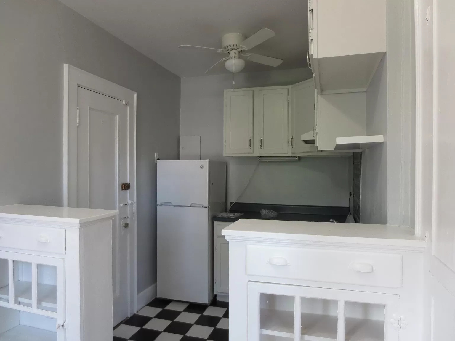 Photos of apartment on Concord Ave.,Cambridge MA 02138