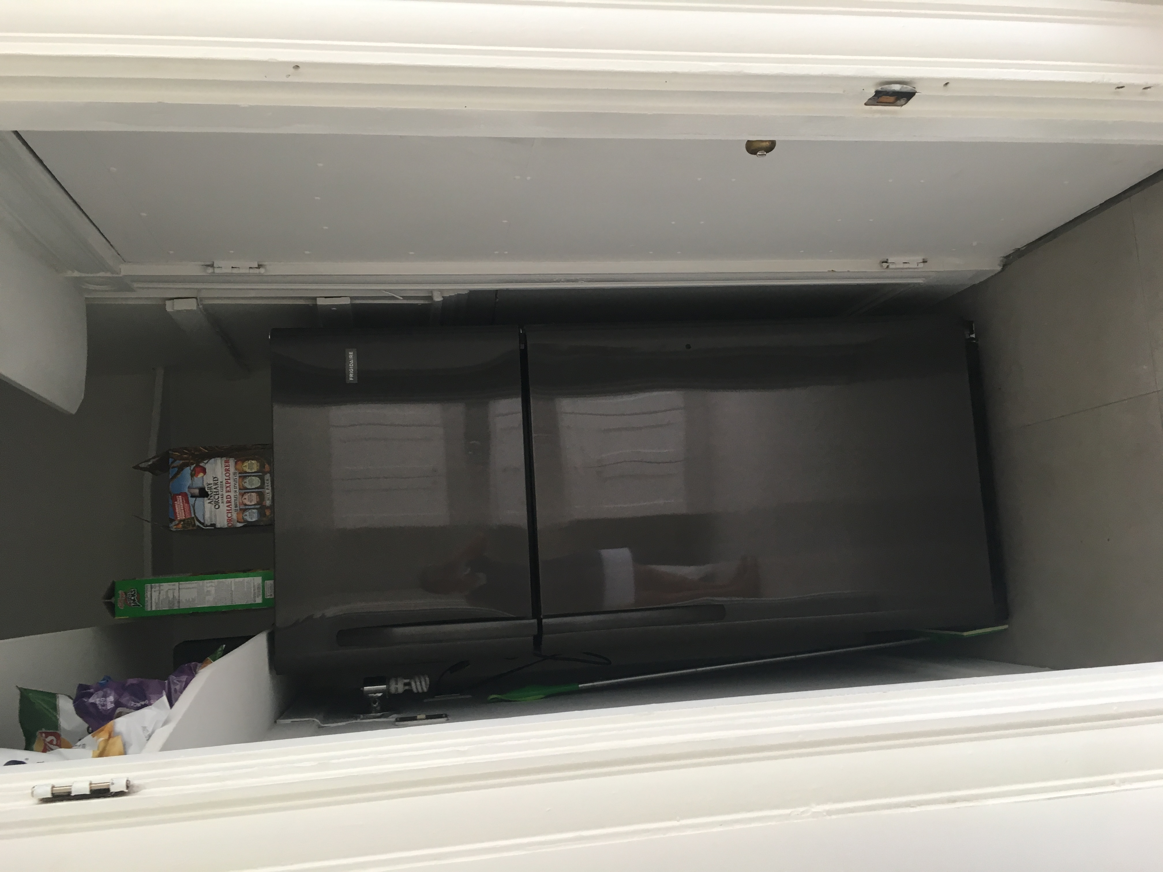 Photos of apartment on Linden St.,Boston MA 02134