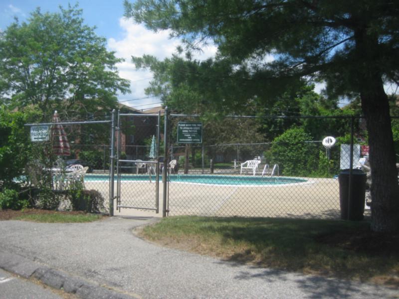 48 Bryon Rd, Chestnut Hill