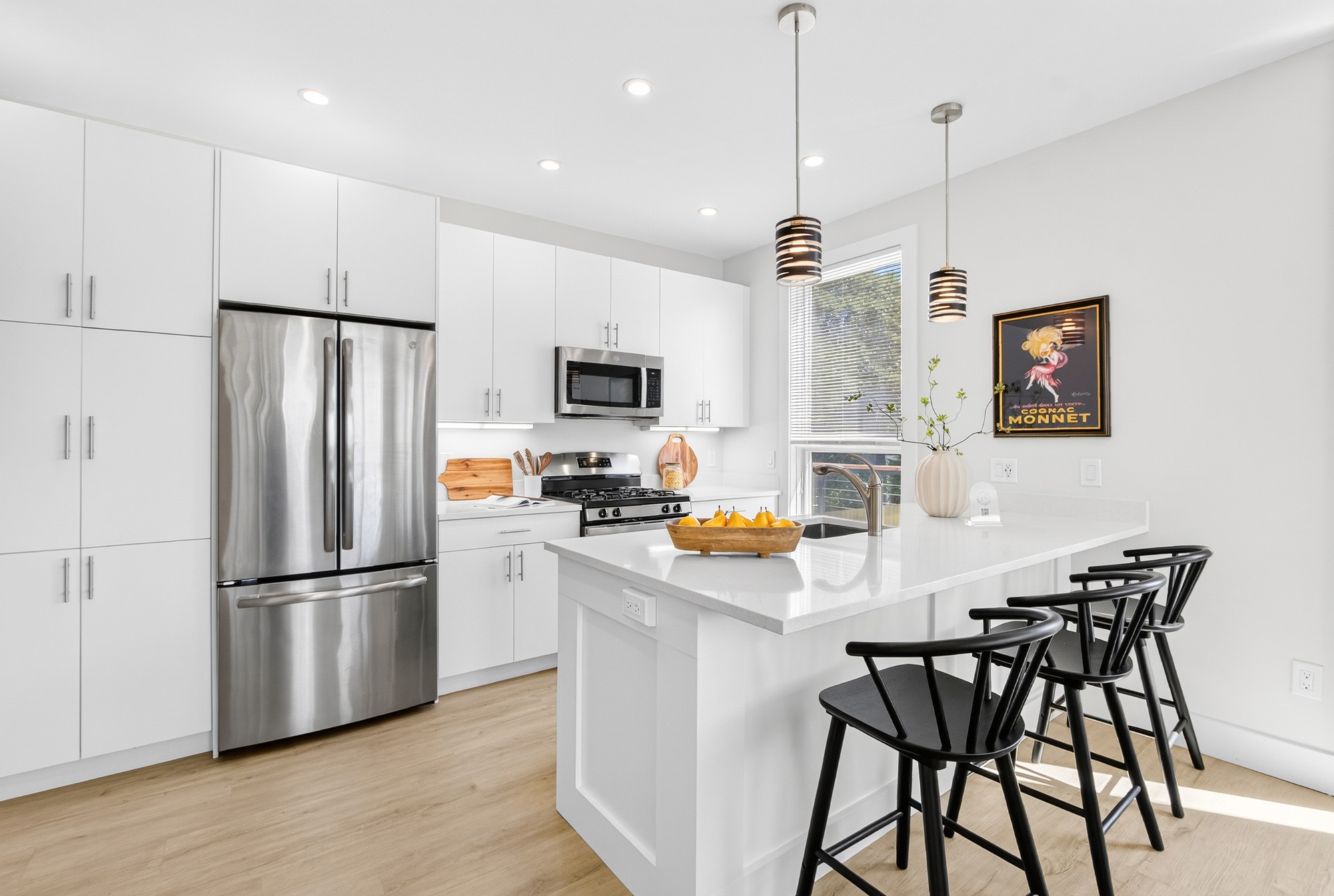 Photos of apartment on Broadway,Somerville MA 02144