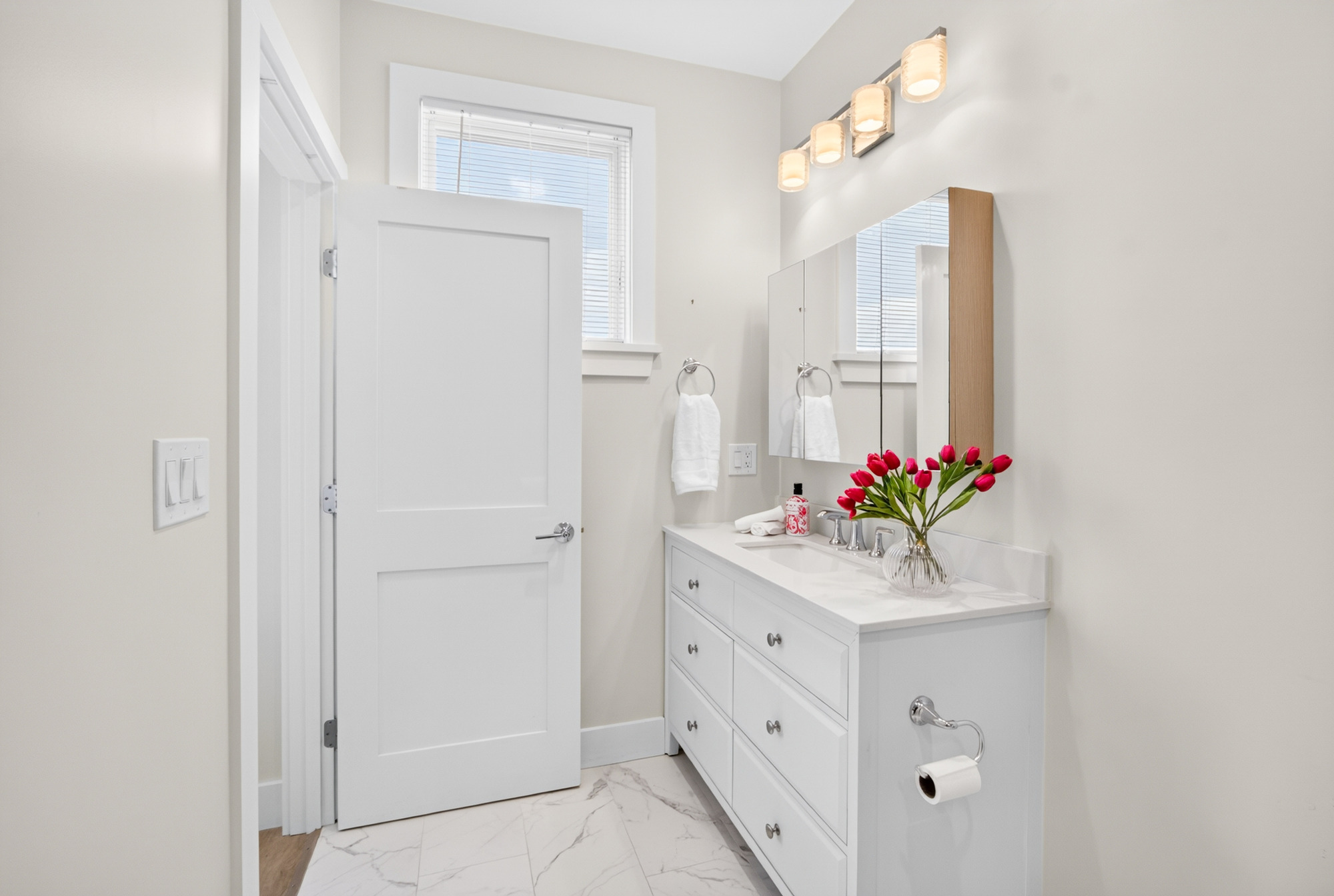 Photos of apartment on Broadway,Somerville MA 02144