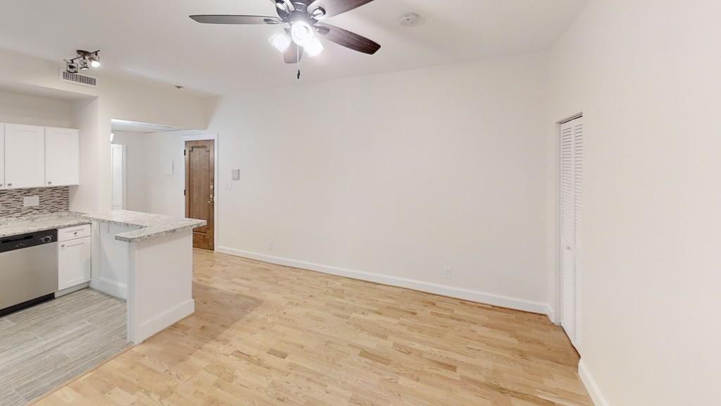 Studio bed, 1 bath apartment for rent at 1419 Commonwealth Ave Unit 202, Brighton — photo 4 of 17